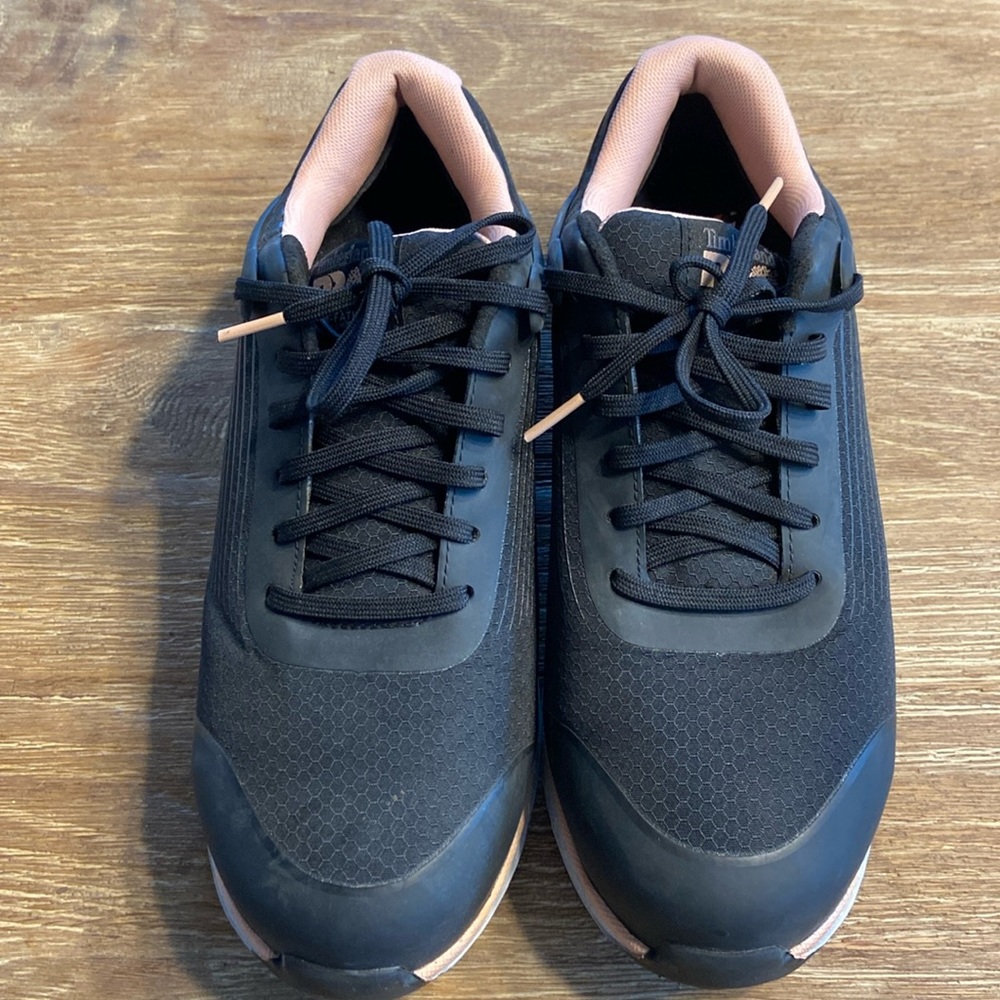 Timberland women steal toe work shoes black and pink Never worn Size 8.5